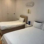 Comfortable - Cosy - Budget Studios In City Center